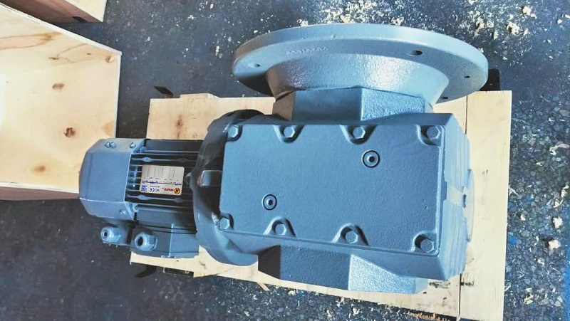 1581042833165293.jpg 輸送機(jī)減速機(jī),斜齒輪減速機(jī),蝸輪減速機(jī).jpg